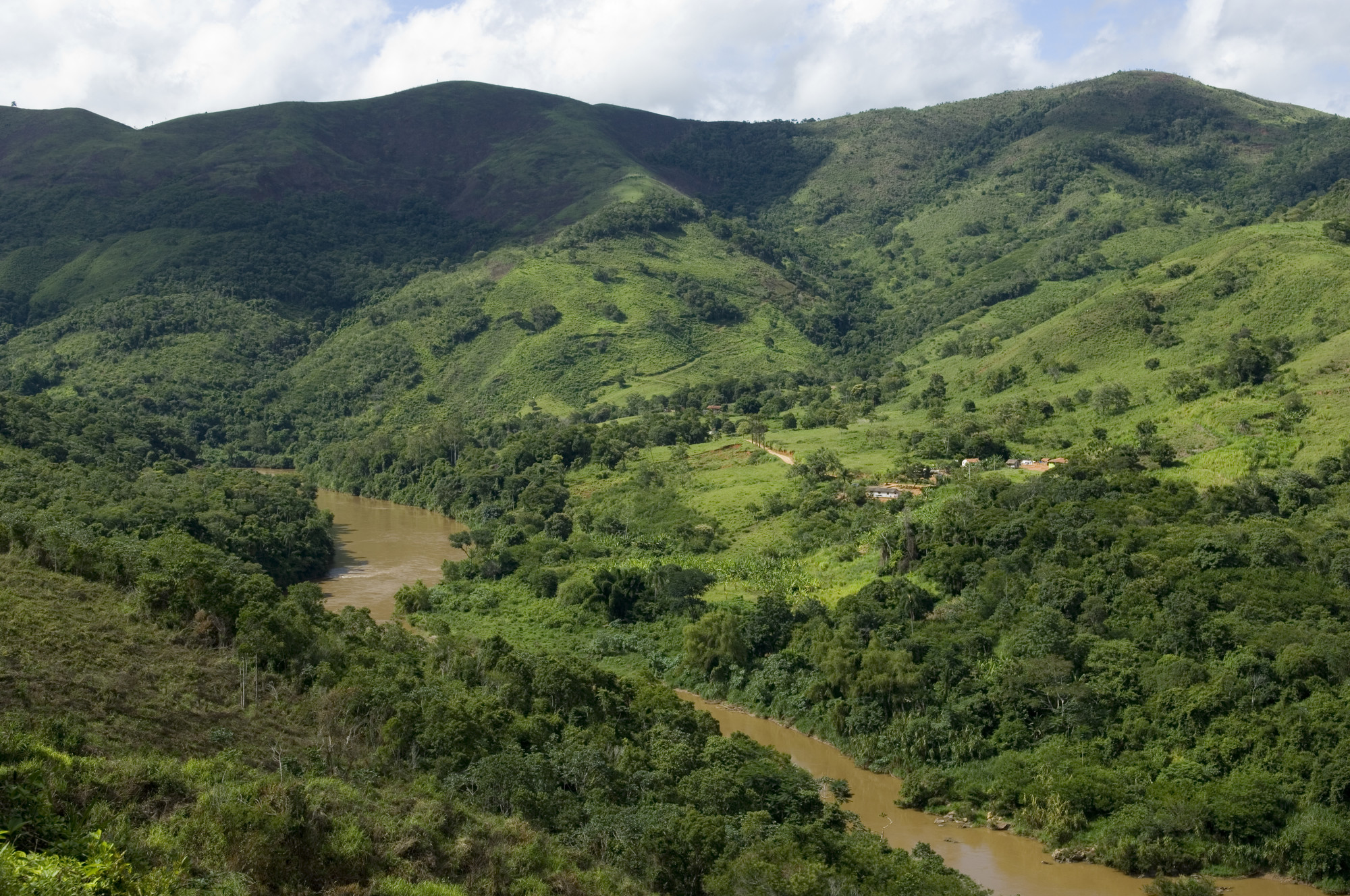 Rio RIbeira de Iguape, limite da comunidade quilombola de Porto Velho, em Iporanga, Vale do Ribeira (SP) @Felipe Leal / ISA